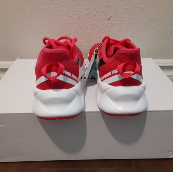 Puma - Picture 3 of 4